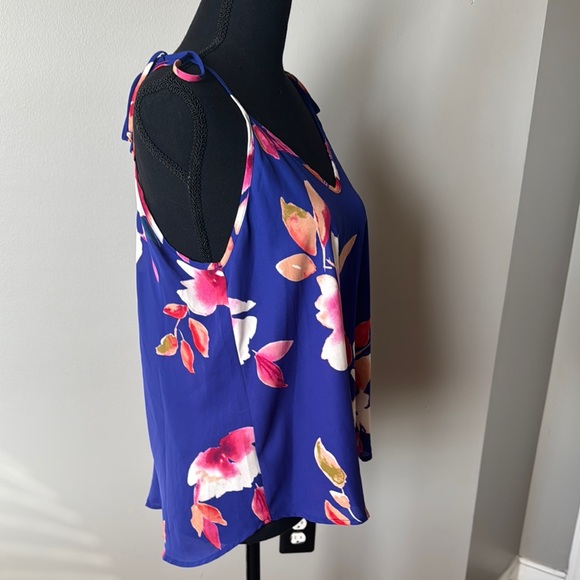 Floral Print Women's Top - Picture 2 of 7